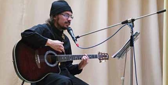 Священник посвятил Чукотке рок-песню