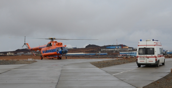 Летчики «ЧукотАВИА» получили санитарный вертолет 