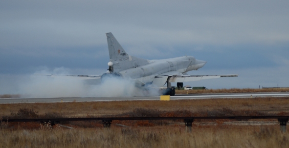 На аэродроме Анадыря впервые приземлились дальние бомбардировщики Ту-22М3