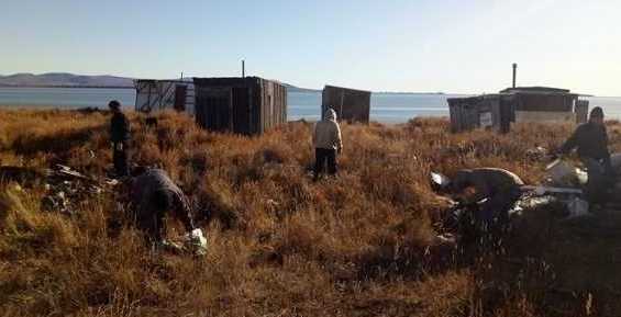 Общественники Анадыря очистили берег в Тавайвааме