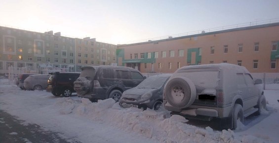 Автовладельцев столицы Чукотки начали оповещать о предстоящих очистках города от снега