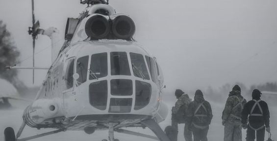 Вертолет Ми-8 совершил вынужденную посадку на Чукотке