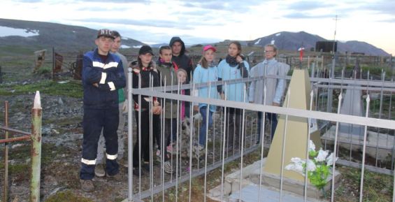 Молодые «фронтовики» отреставрировали могилу ветерана ВОВ в Уреликах