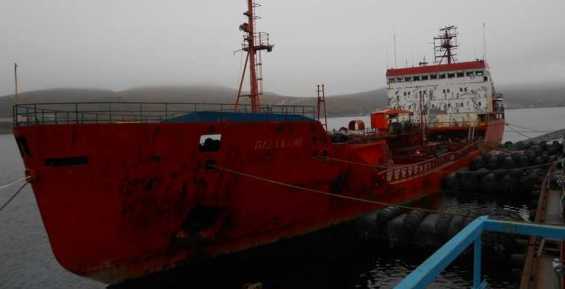 Поломавшийся у берегов Чукотки танкер не нуждается в сторонней помощи