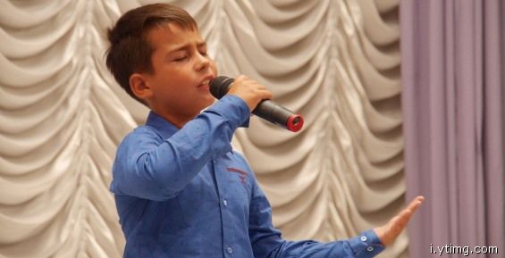 Юный певец из Анадыря занял третье место в финале «Хрустальных звездочек»