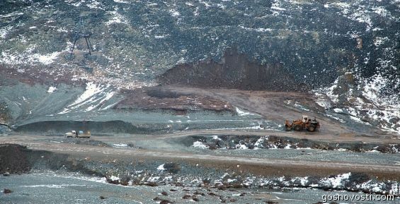 Десять снесенных лавиной опор ЛЭП на Чукотке снова в строю