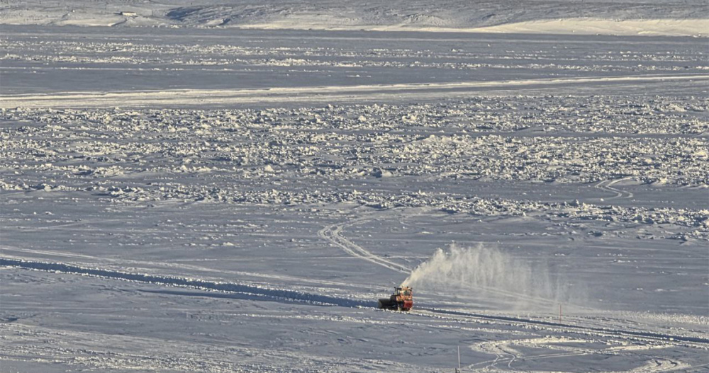 Дорожники приступили к обустройству короткой переправы через Анадырский лиман