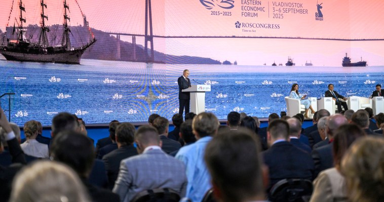 Президент расширил ДВ ипотеку на всех многодетных и работников образования