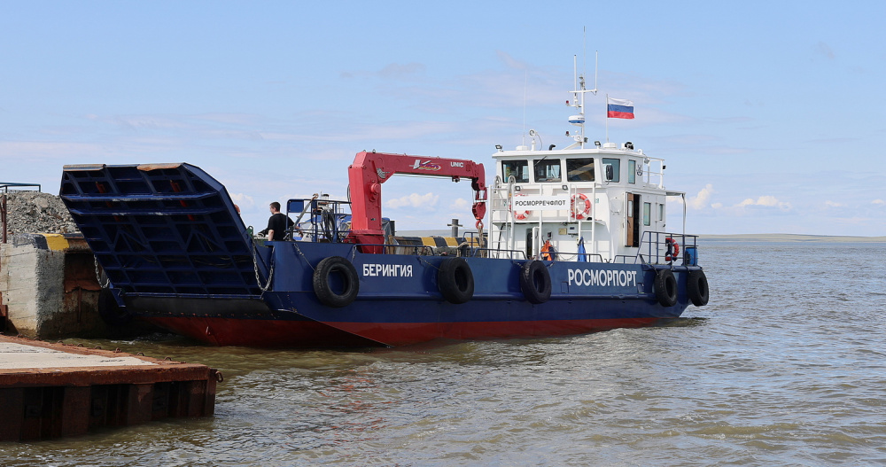 Плашкоут "Берингия" начнёт морскую и речную перевозку грузов на Чукотке