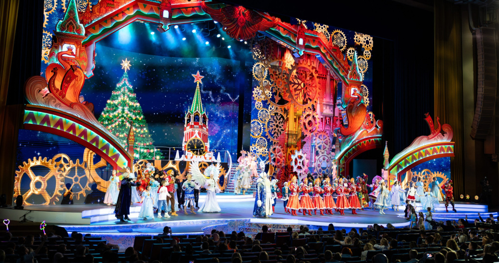 Чукотские школьники побывали на новогодних представлениях в Москве