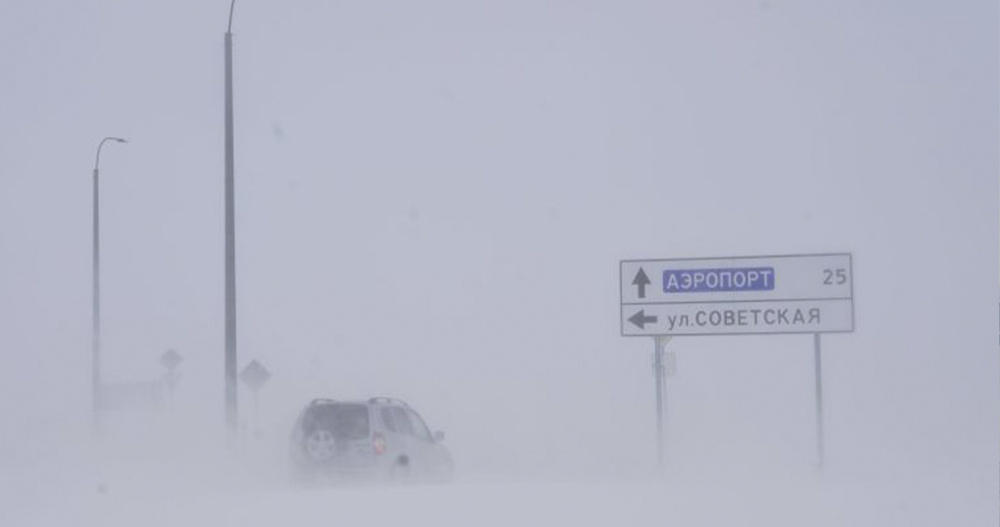 Перенос рейсов и закрытые дороги: Чукотка находится под влиянием циклона