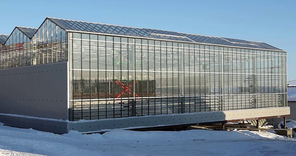 Строительство нового тепличного комплекса завершают на предприятии "Живая зелень"