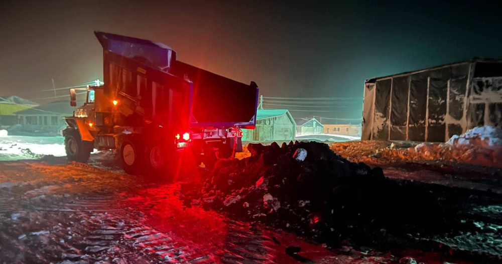 Первую партию угля доставили по зимнику из Певека в Биллингс
