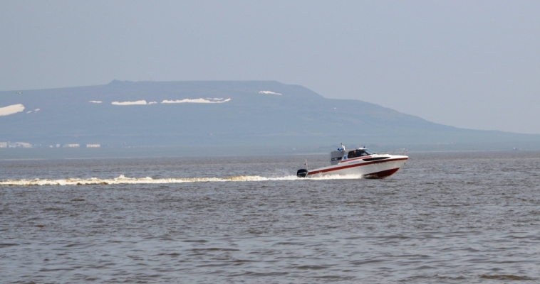 Реки и озера Чукотки закрыты для лодок и катеров до следующего года