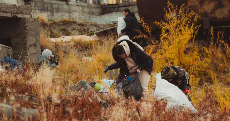 Полтонны мусора собрали на берегу реки Анадырь жители села Усть-Белая
