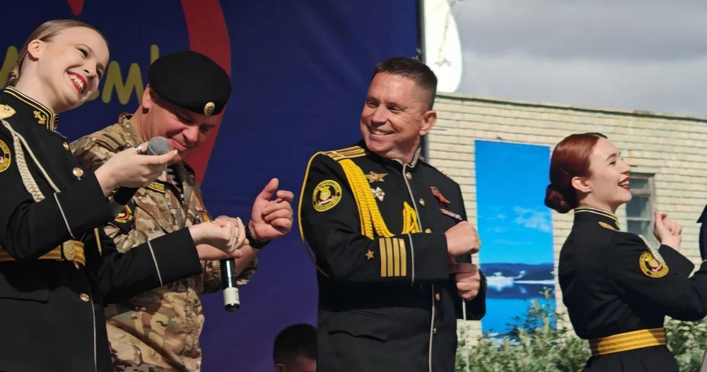 Творческий десант Тихоокеанского флота впервые выступил в Эгвекиноте в честь 80-летия посёлка