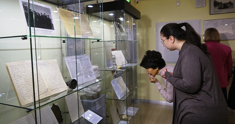 Рукописи начальников Чукотки представили на выставке в главном музее округа