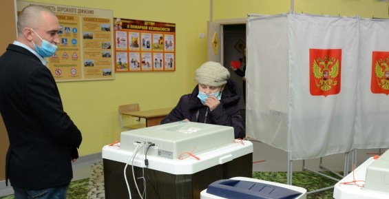 На Чукотке начали работать участки в основной день голосования по поправкам к Конституции РФ