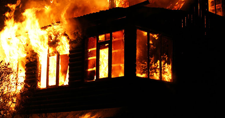 Девять пожаров в жилых домах произошло за первый месяц нового года на Чукотке