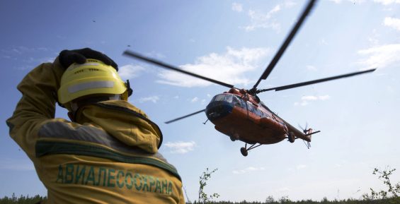 Ещё 30 десантников-пожарных покинули Чукотку