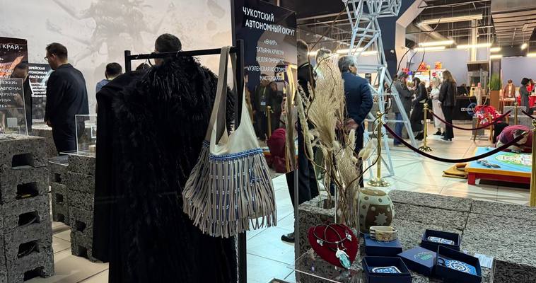 "Многогранная Чукотка" и изделия косторезов представлены на фестивале в Улан-Удэ