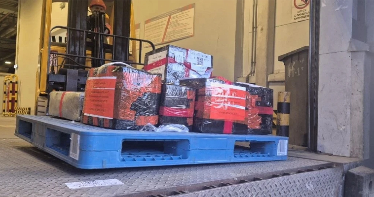 Партию чукотских деликатесов отправило участникам СВО движение "Родина"