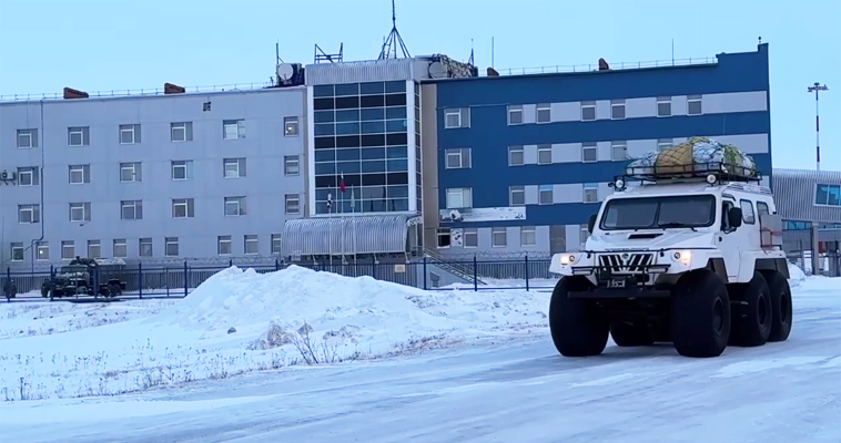 По зимникам в населенные пункты Чукотки доставили 22 тонны почты