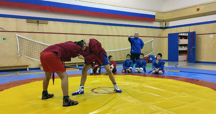Борцовский ковер и форму для самбо получил Центр образования села Мейныпильгыно