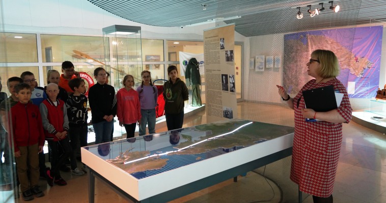 Масштабный макет трассы Аляска-Сибирь установили в главном музее Чукотки