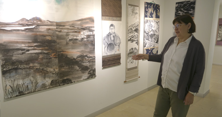Чукотские пейзажи в технике &quot;суйбокуга&quot; представили посетителям анадырского музея