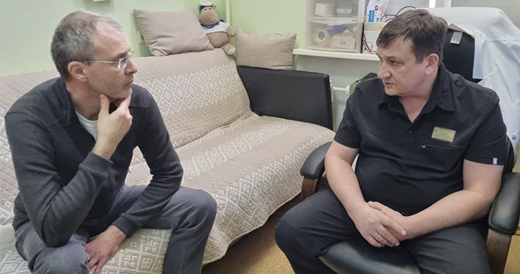 Губернатор Чукотки Роман Копин навестил участников спецоперации в госпитале