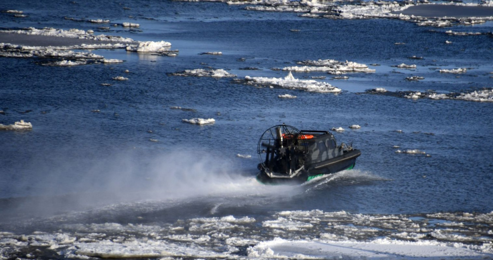 Переправу через Анадырский лиман на аэроглиссерах планируют закрыть из-за непогоды