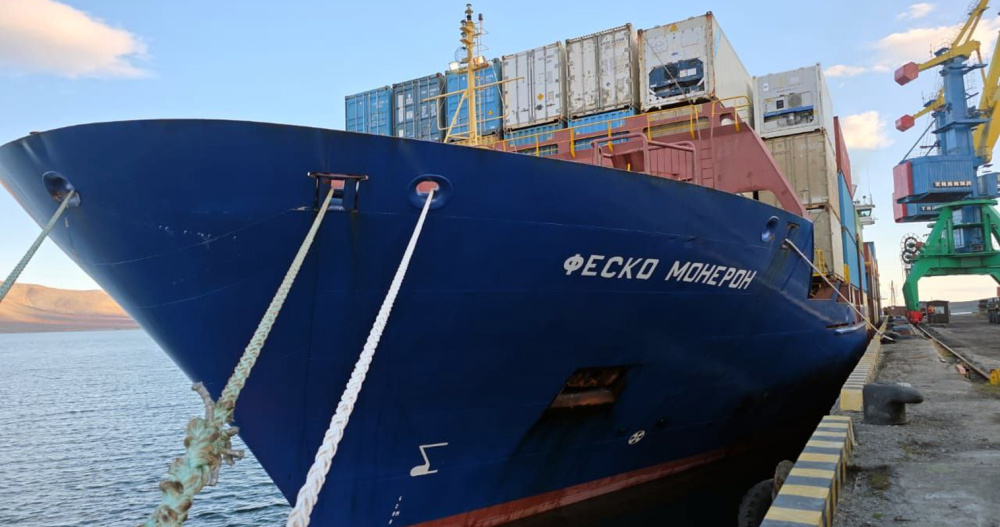 Технику, стройматериалы и продовольствие доставил в Эгвекинот &quot;ФЕСКО Монерон&quot;