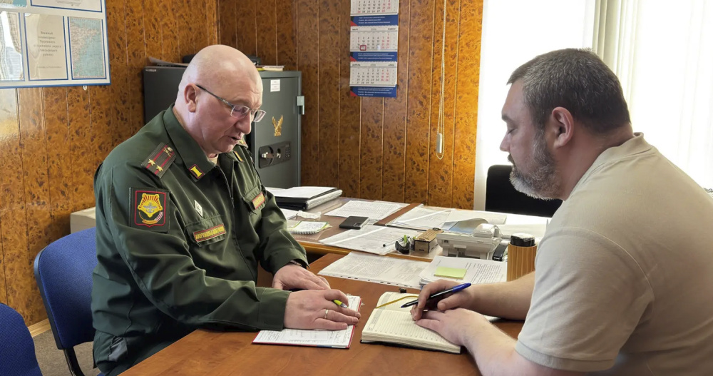 "Герой Чукотки" Кирилл Никулин провёл рабочую встречу в военном комиссариате