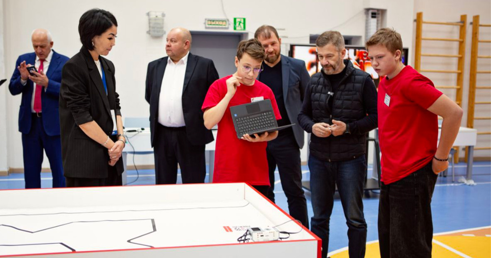 Дерби роботов впервые включили в соревнования юных конструкторов на Чукотке