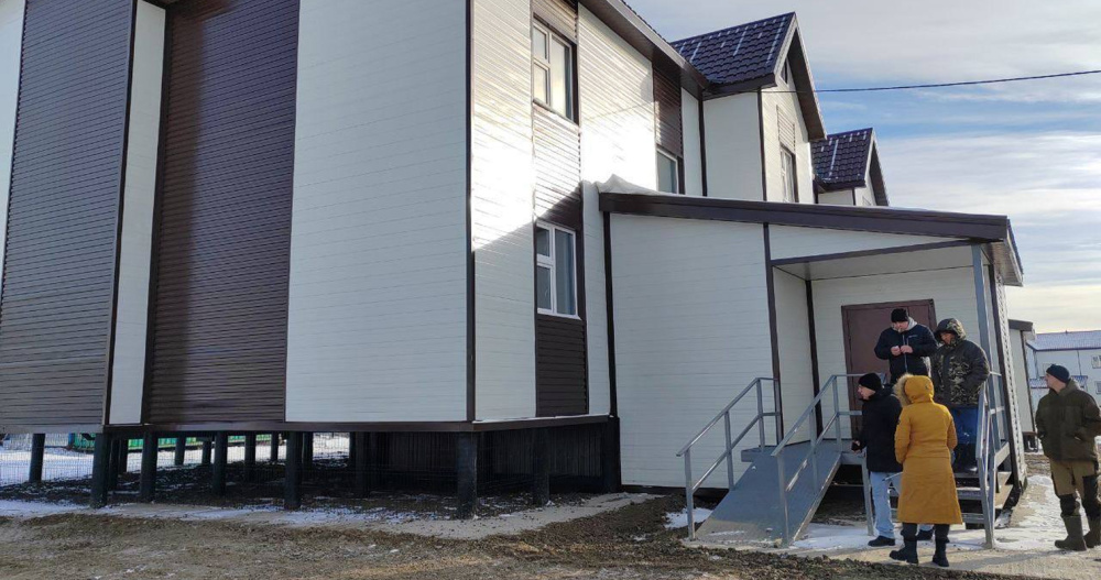 Многоквартирный дом для переселенцев из ветхого жилья построили в селе Снежное
