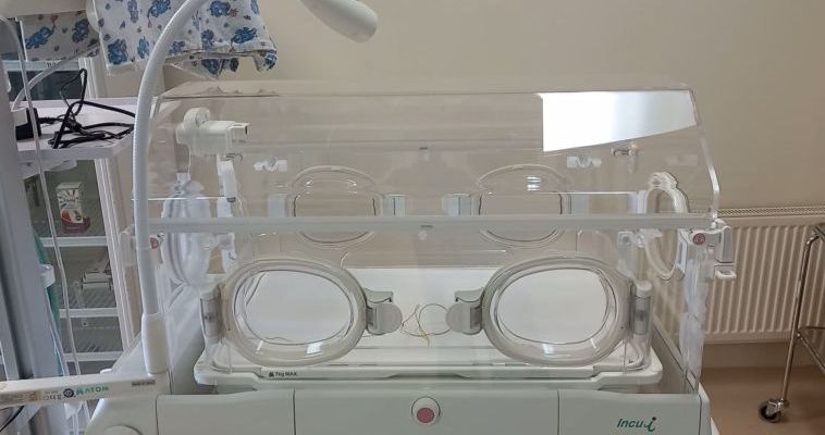 Инкубатор для вынашивания новорождённых получила Чукотская окружная больница