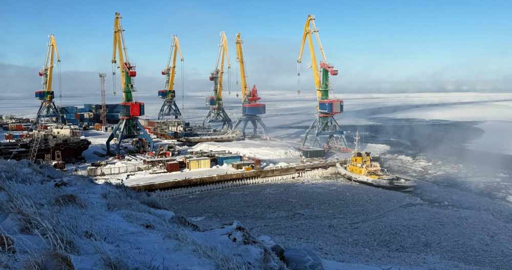 Тяжёлая ледовая обстановка осложнила навигацию в Анадырском лимане