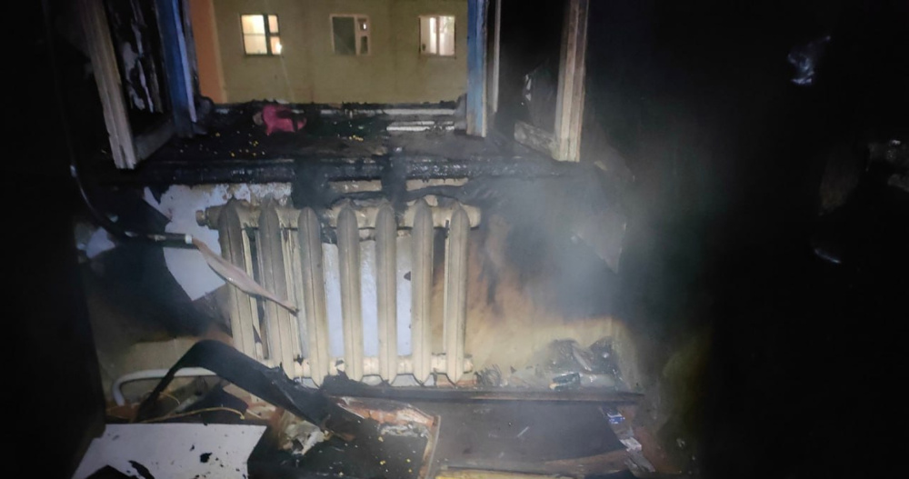 Пожарные спасли пожилую пару из горящей квартиры в Эгвекиноте