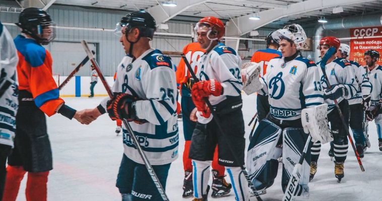 Открытый турнир по хоккею стартовал в Анадыре