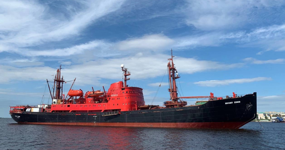 Продовольствие и топливо отправили метеорологам Чукотки