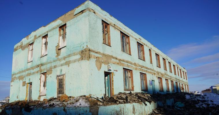 Здание бывшей ветеринарной лаборатории снесут в Анадыре
