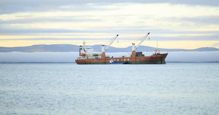 Теплоход &quot;Вячеслав Анисимов&quot; доставил продукты на восточную Чукотку