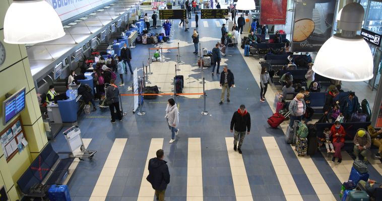 Главный аэропорт Чукотки начнёт работать по выходным