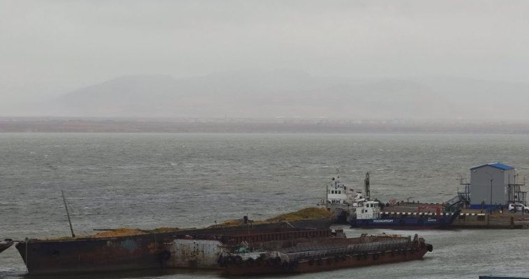 В Анадыре из-за шторма приостановлена переправа через лиман и задержаны два авиарейса