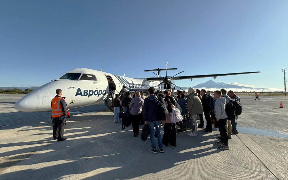 Более тысячи авиапассажиров перевезли между Анадырем и Камчаткой