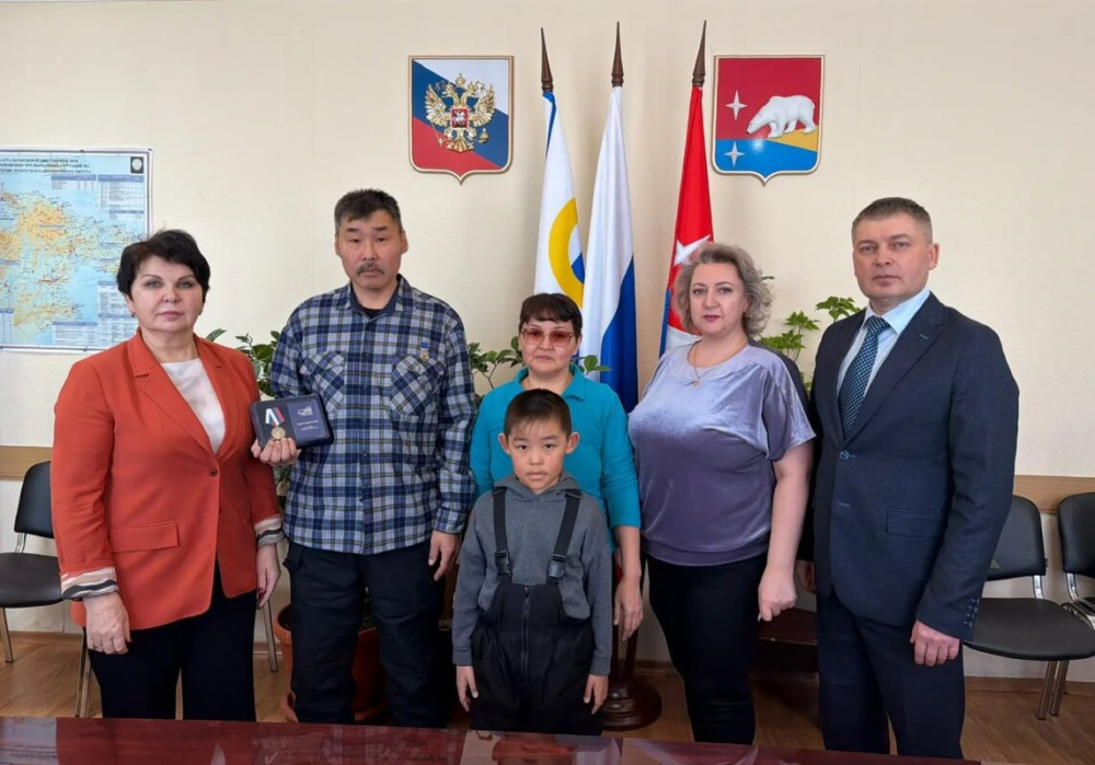 Отцы героев СВО из Эгвекинота и Канчалана получили медали общественного признания