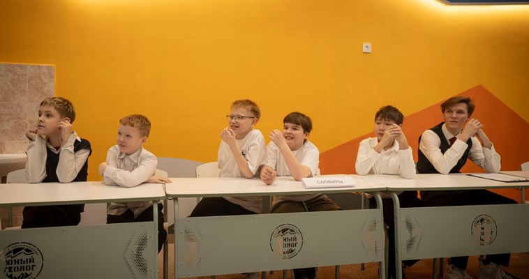 Кабинет для занятий школьного кружка "Юный геолог" открыли в Певеке