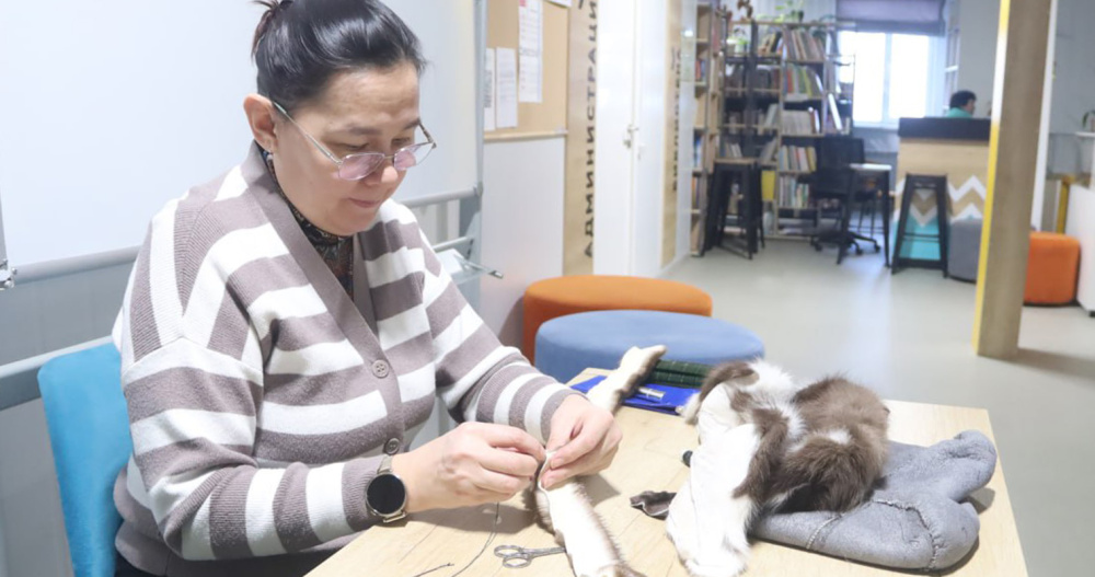 Шить национальную одежду жители Анадыря учатся в селе Тавайваам