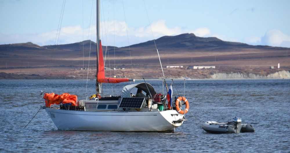 Яхта Eywa зазимует в Анадыре: Экспедиция РГО приостановлена до следующего года